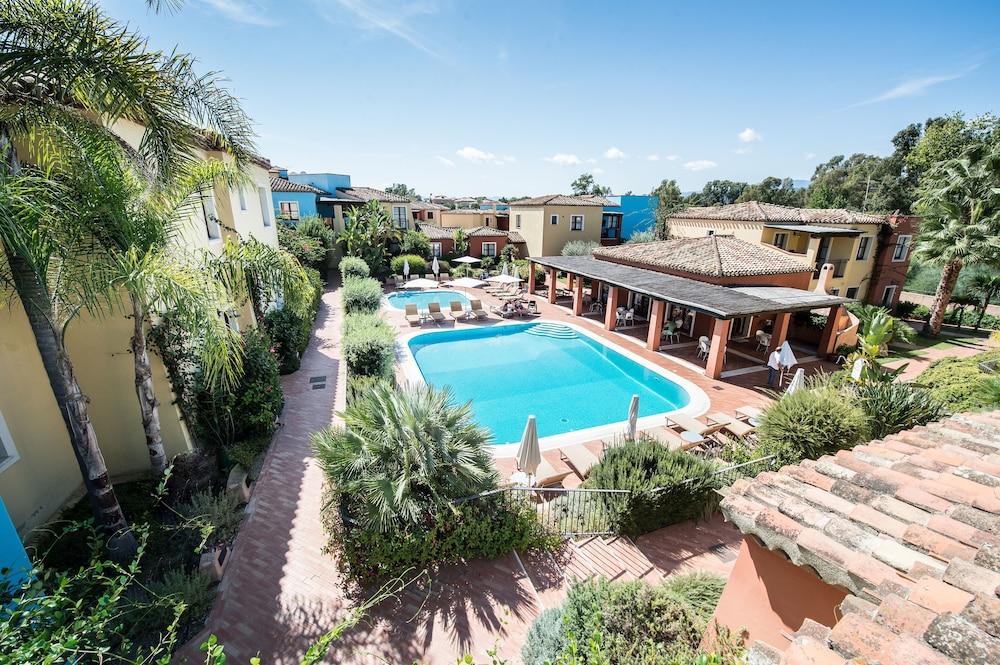 Borgo Degli Ulivi Aparthotel Àrbatax Esterno foto