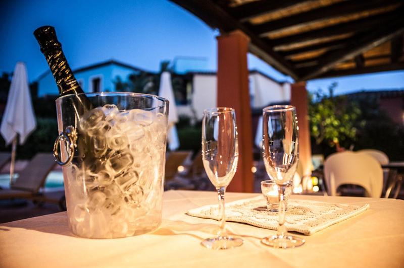Borgo Degli Ulivi Aparthotel Àrbatax Esterno foto