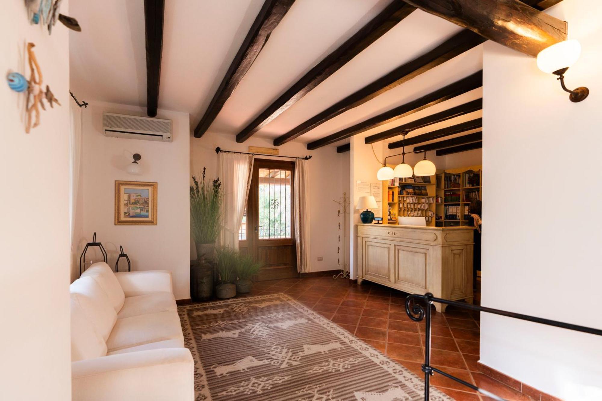 Borgo Degli Ulivi Aparthotel Àrbatax Esterno foto
