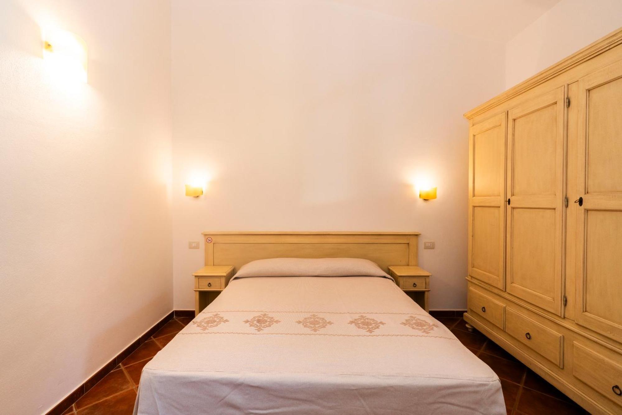 Borgo Degli Ulivi Aparthotel Àrbatax Esterno foto